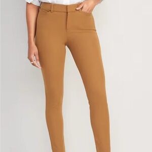 Old Navy Women's Tan Skinny Pants